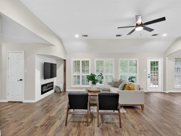4239  Hearthside Drive , Grapevine Texas 76051