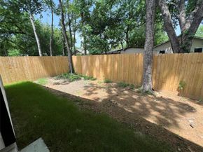 2811  Silkwood Street , Dallas Texas 75215