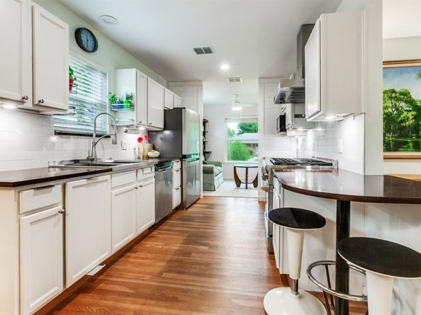 6221  Berryhill Street , Dallas Texas 75231