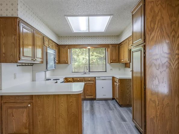 6111  Fern Meadow Road , Arlington Texas 76017