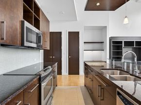 2600 W 7th Street  1727, Fort Worth Texas 76107
