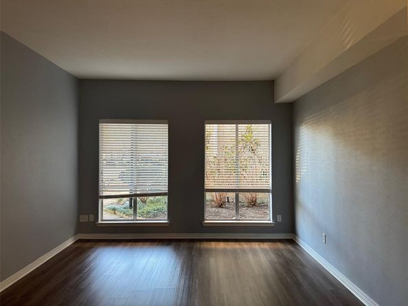 4320  Bellaire Drive S 102W, Fort Worth Texas 76109