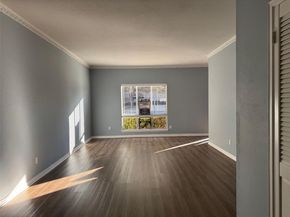 4320  Bellaire Drive S 102W, Fort Worth Texas 76109