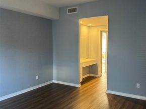 4320  Bellaire Drive S 102W, Fort Worth Texas 76109