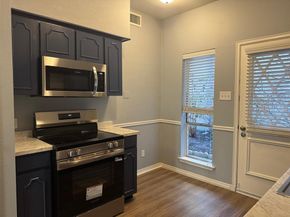 4320  Bellaire Drive S 102W, Fort Worth Texas 76109