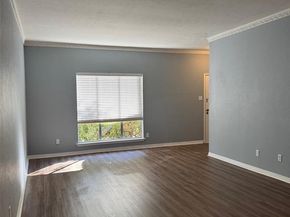 4320  Bellaire Drive S 102W, Fort Worth Texas 76109