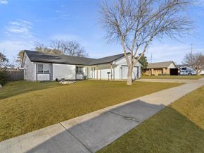 2023  Deerfield Drive , Carrollton Texas 75007