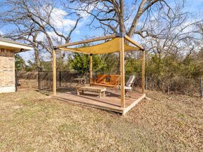 2002 W Bear Creek Road , Cedar Hill Texas 75104