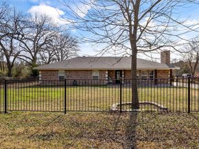 2002 W Bear Creek Road , Cedar Hill Texas 75104