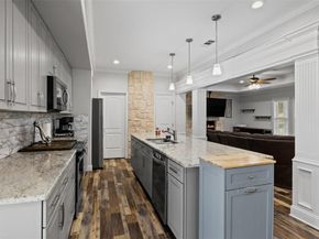 2002 W Bear Creek Road , Cedar Hill Texas 75104