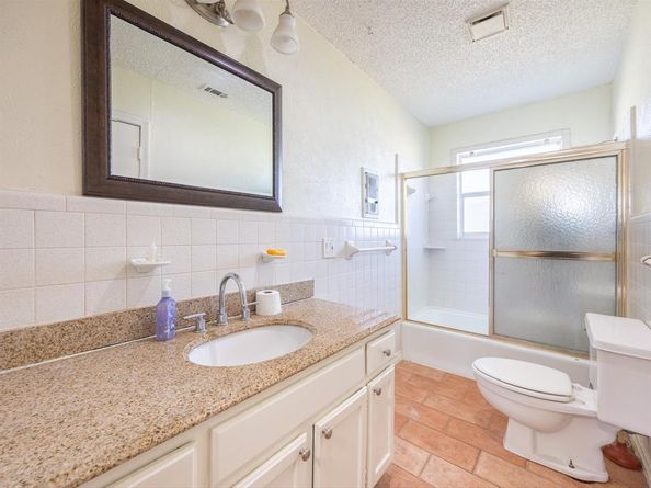 2904  Mark Twain Drive , Farmers Branch Texas 75234