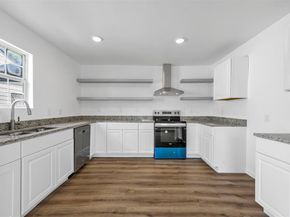 504 E Robert Street , Fort Worth Texas 76104