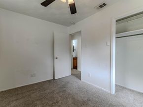 3213  Thames Street , Irving Texas 75062