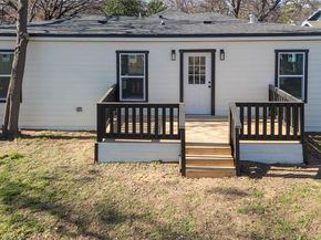 312 N Retta Street , Fort Worth Texas 76111