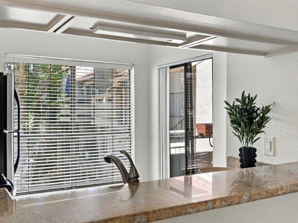 5200  Martel Avenue  25C, Dallas Texas 75206
