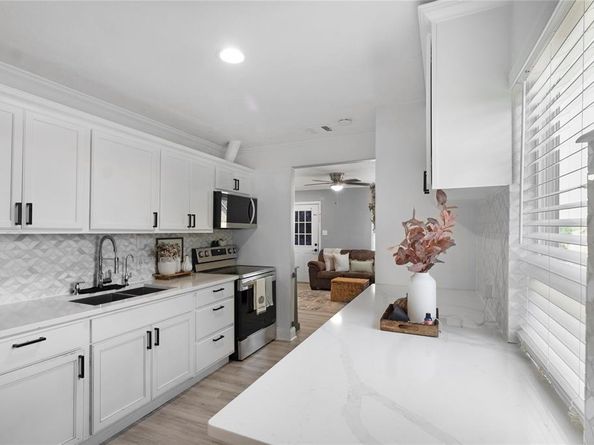 1601  Andrew Avenue , Fort Worth Texas 76105