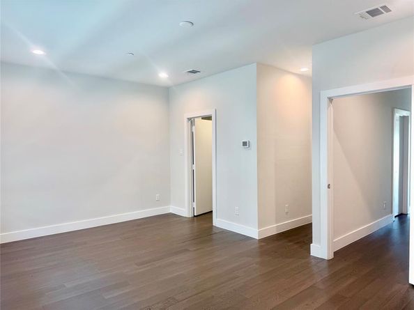 1771  Mccoy Street  205, Dallas Texas 75204