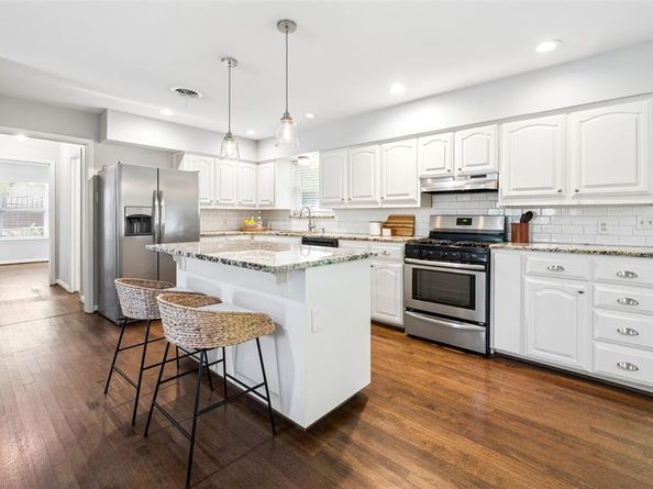2546  Telegraph Avenue , Dallas Texas 75228
