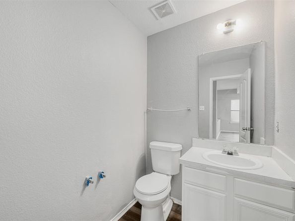1092  Winding Creek , Cedar Hill Texas 75104