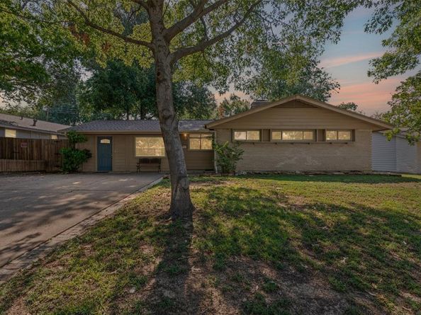 3622  Windsor Street , Irving Texas 75062