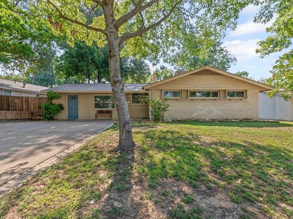 3622  Windsor Street , Irving Texas 75062