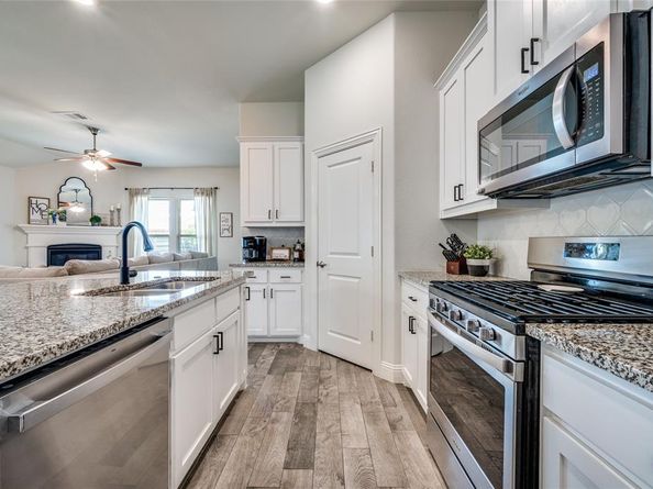 1509  Summit View Lane , Aubrey Texas 76227
