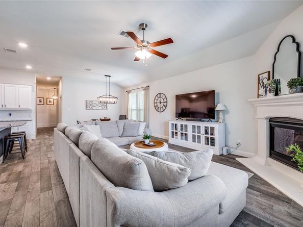 1509  Summit View Lane , Aubrey Texas 76227