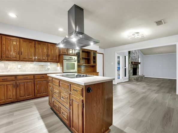 4008  Kingswick Drive , Arlington Texas 76016