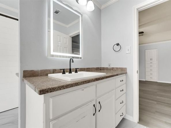 4008  Kingswick Drive , Arlington Texas 76016