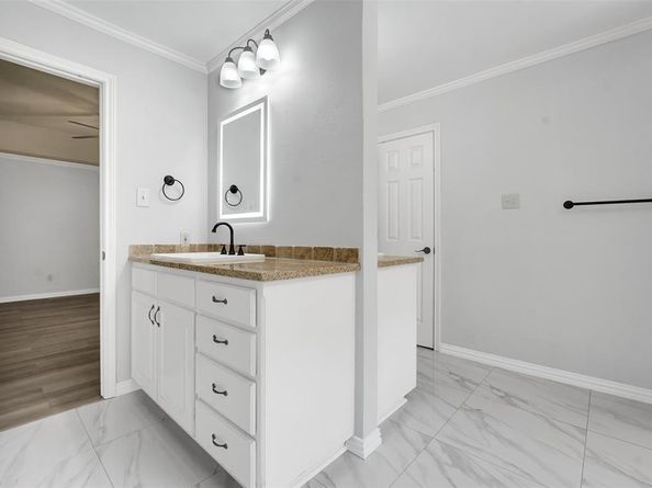 4008  Kingswick Drive , Arlington Texas 76016