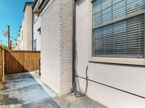 3901  Travis Street  113, Dallas Texas 75204