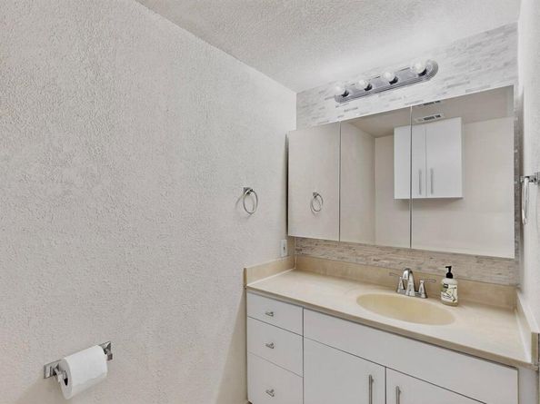 3901  Travis Street  113, Dallas Texas 75204