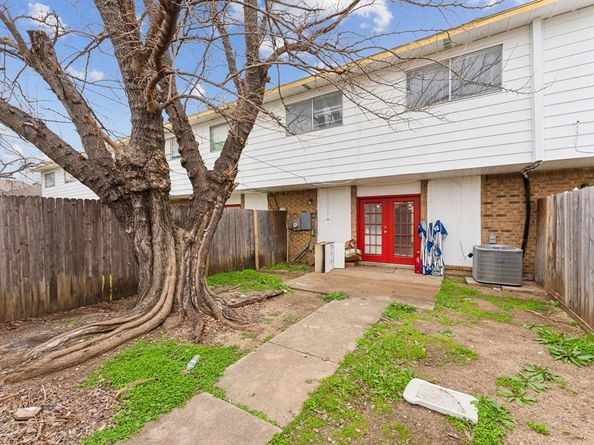2401  Doreen Street , Grand Prairie Texas 75050