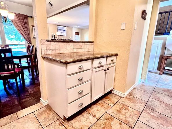 612  Carriage Way , Duncanville Texas 75137