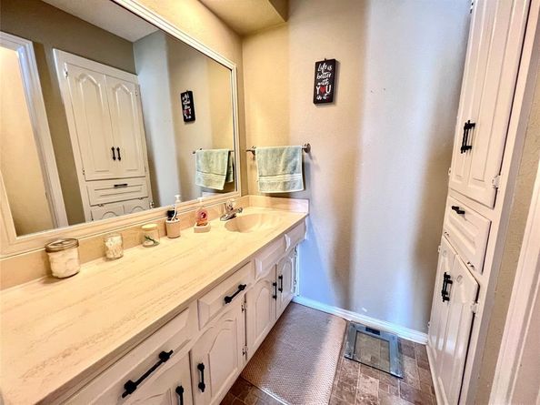 612  Carriage Way , Duncanville Texas 75137