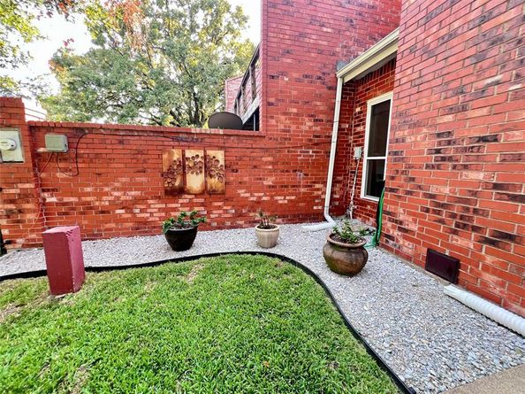 612  Carriage Way , Duncanville Texas 75137