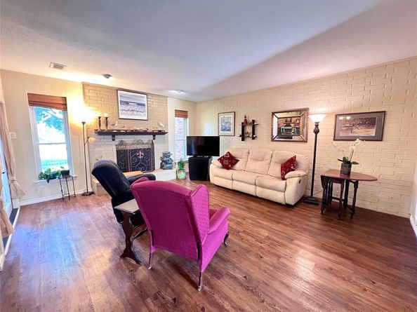 612  Carriage Way , Duncanville Texas 75137