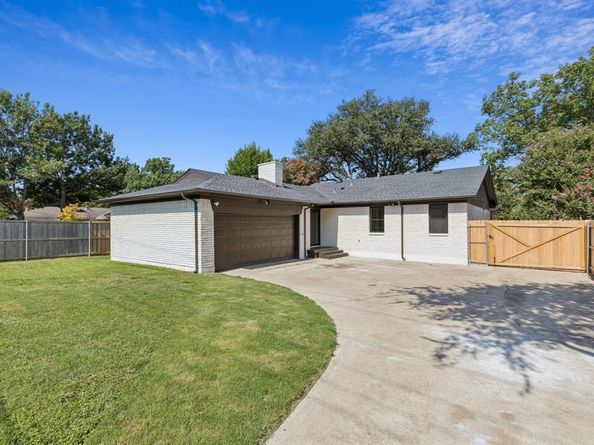 8566  Sweetwood Drive , Dallas Texas 75228