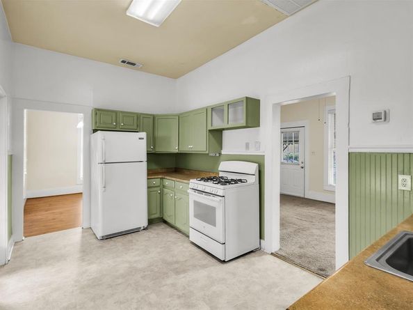 126 N Potter Street , Cedar Hill Texas 75104