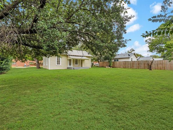126 N Potter Street , Cedar Hill Texas 75104