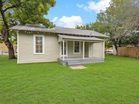 126 N Potter Street , Cedar Hill Texas 75104