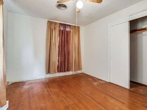 1542 W 5th Street , Irving Texas 75060