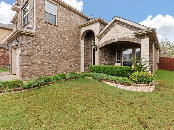 1612  Scarlet Crown Drive , Fort Worth Texas 76177