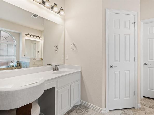 1612  Scarlet Crown Drive , Fort Worth Texas 76177