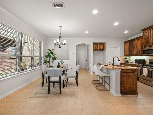 3825  Cascade Sky Drive , Arlington Texas 76005