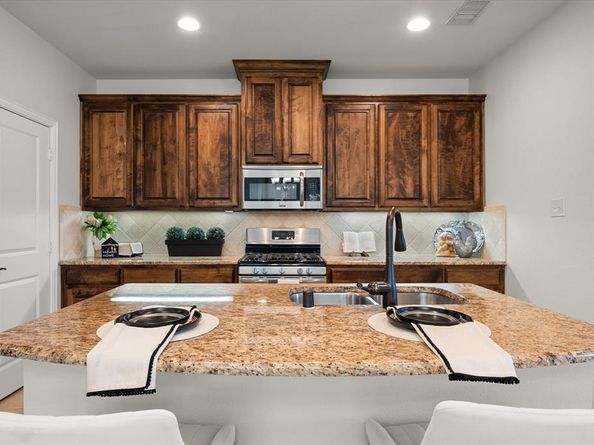 3825  Cascade Sky Drive , Arlington Texas 76005