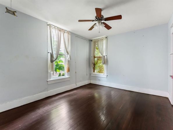 4403  Sycamore Street , Dallas Texas 75204