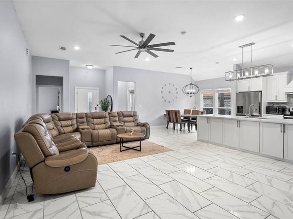 339 S Stewart Avenue , Lancaster Texas 75146