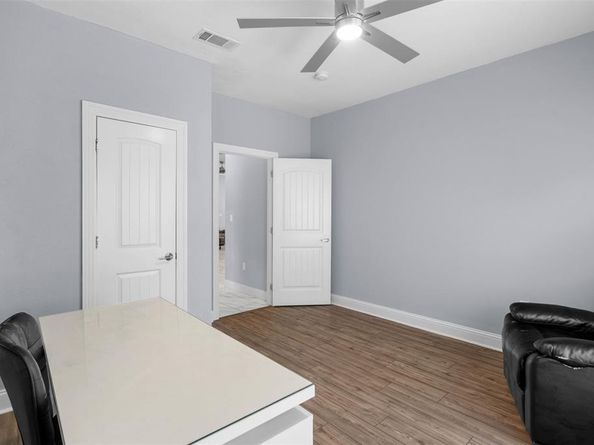 339 S Stewart Avenue , Lancaster Texas 75146
