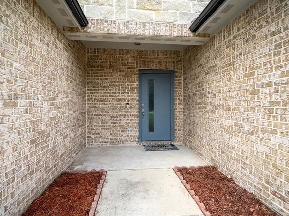 339 S Stewart Avenue , Lancaster Texas 75146